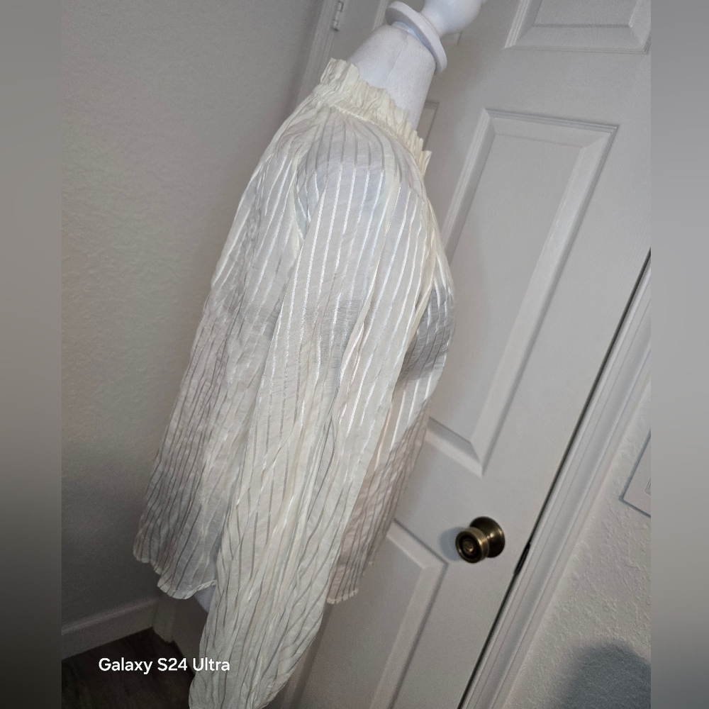 Ann Taylor White  Long Sleeve Pleated Blouse - Picture 3 of 4